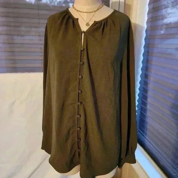 Nine west blouse, olive green Ladies Size Large Button Front Balloon Sleeve NWT - Picture 6 of 7